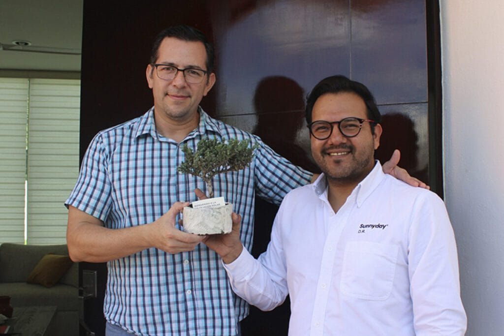 clientes sunnyday paneles solares merida